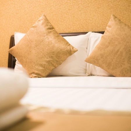 วาเลนซา โฮเต็ลแอนด์คาเฟ่ Hotel กัวลาลัมเปอร์ ภายนอก รูปภาพ