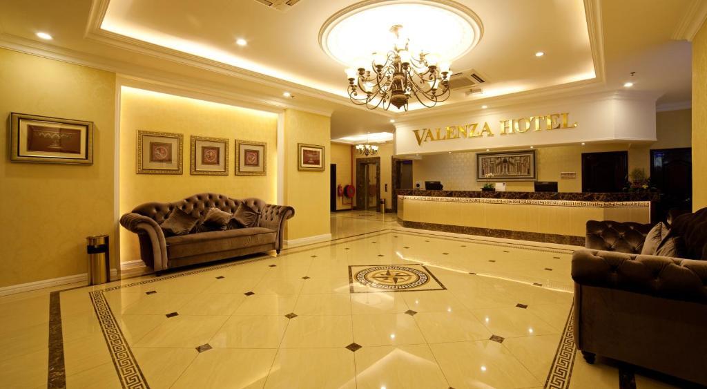 วาเลนซา โฮเต็ลแอนด์คาเฟ่ Hotel กัวลาลัมเปอร์ ภายนอก รูปภาพ